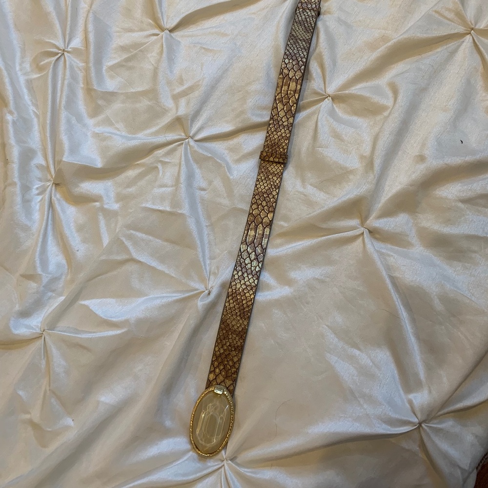 NWOT Chico’s Gold/Tan Snakeprint Belt sz M/L
